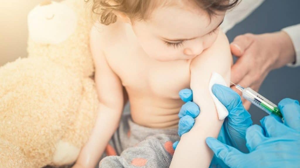 Полезные советы: Когда и какие прививки следует делать ребенку