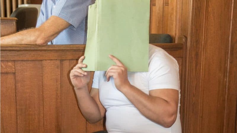 Мигрант о сексуальном насилии: «Никто мне не говорил, что в Германии этого делать нельзя» 25072018 Закон и право: Мигрант о сексуальном насилии: «Никто мне не говорил, что в Германии этого делать нельзя»