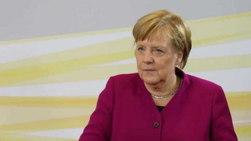 Политика: «Лучше бы извинилась за беженцев»: в раскаяние Меркель никто не поверил