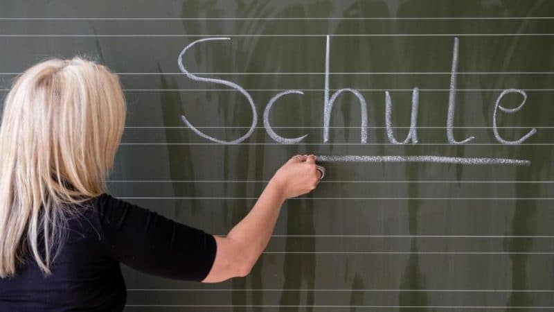 Деньги: Сколько зарабатывают учителя в Германии и за границей