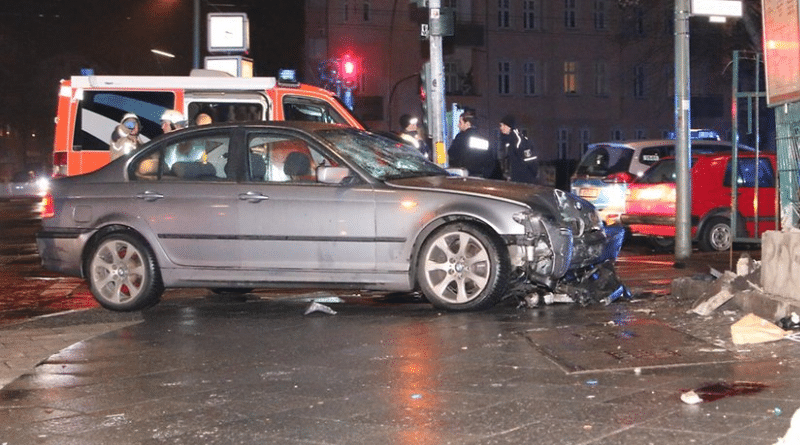 Происшествия: В Берлине водитель въехал в толпу людей: пятеро пострадали