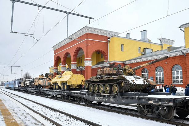 Российское правительство выделило целый поезд, чтобы похвастаться сирийскими трофеями 04032019 Отовсюду обо всем: Российское правительство выделило целый поезд, чтобы похвастаться сирийскими трофеями