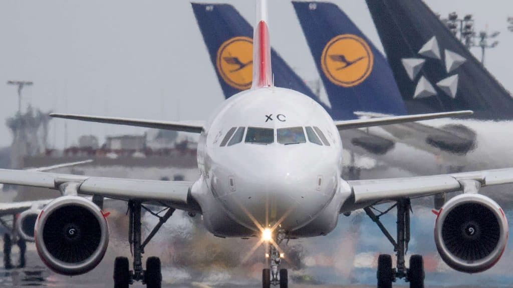 Происшествия: Не первый инцидент: из-за поломки самолет Lufthansa вернулся во Франкфурт