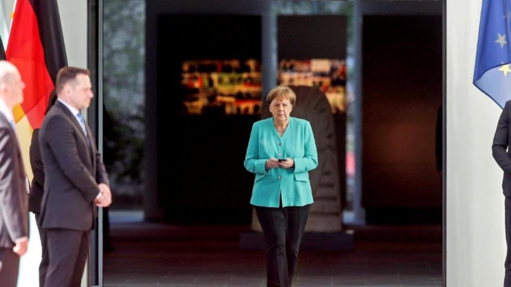 Происшествия: Пока Меркель борется с антисемитизмом, сотрудники бундестага оскорбляют коллегу-иудея