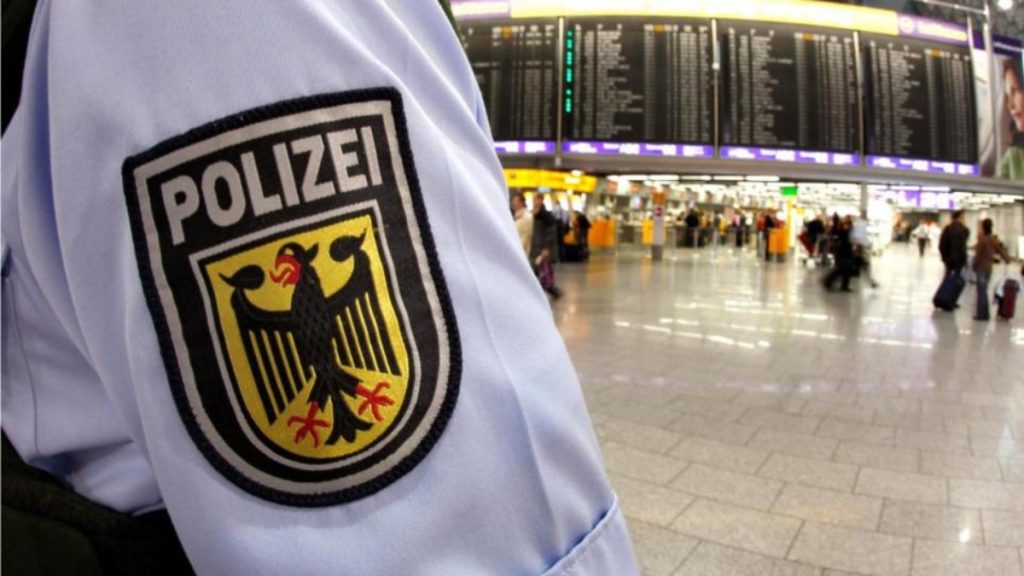 Происшествия: В аэропорту Франкфурта задержали очередную немку-сторонницу ИГ