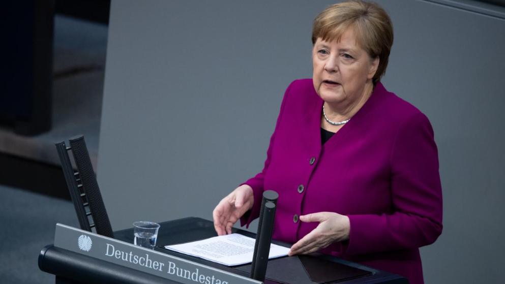 Политика: Меркель прогнозирует долгий кризис: «Мы все еще в начале пандемии»