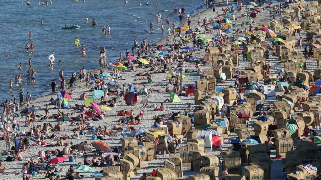 Политика: МИД Германии предупреждает о поездках летом: «Мы больше не будем забирать вас домой»