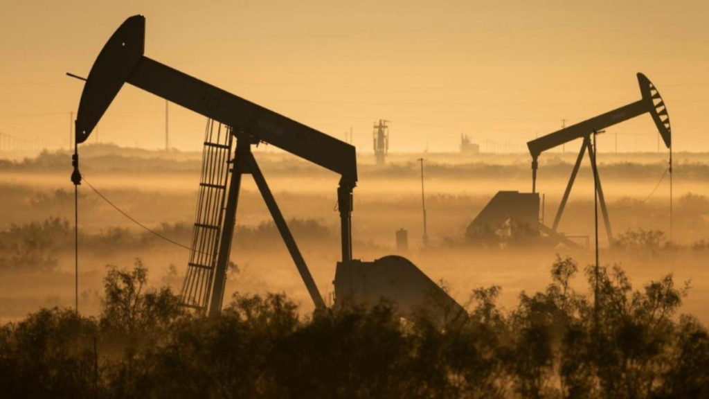 Общество: Беспрецедентная ситуация: цена нефти WTI впервые в истории рухнула ниже нуля