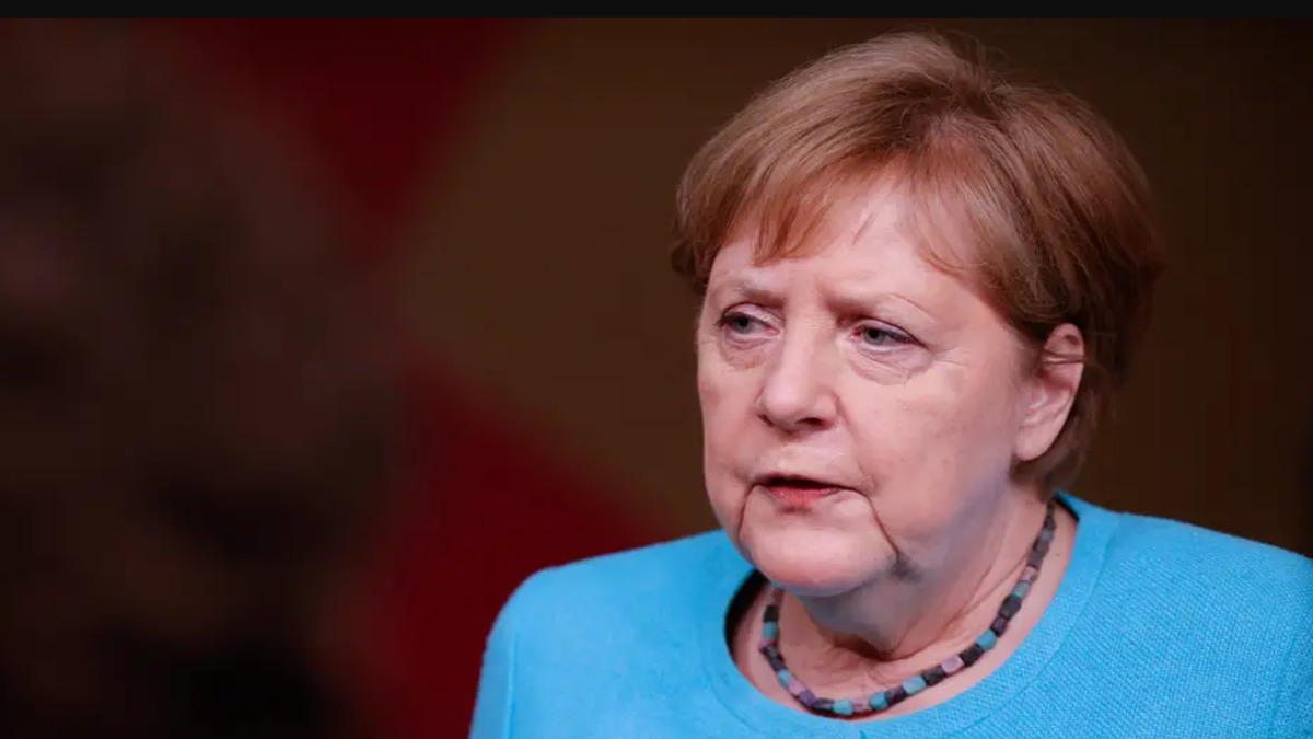 Меркель предупредила о вероятности четвертой волны