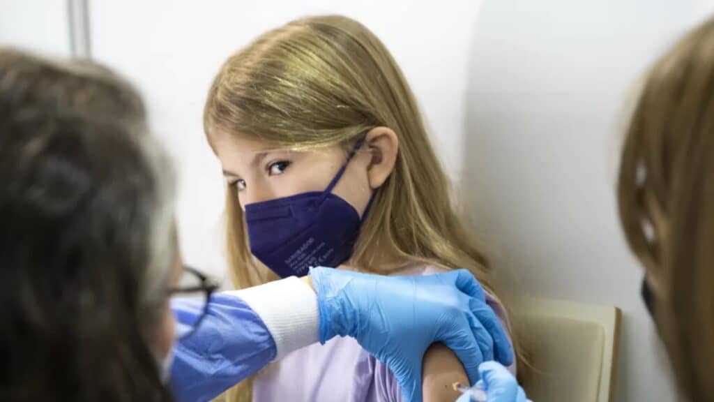 Общество: В Гамбурге открывают первый центр вакцинации для детей от пяти лет, подробности