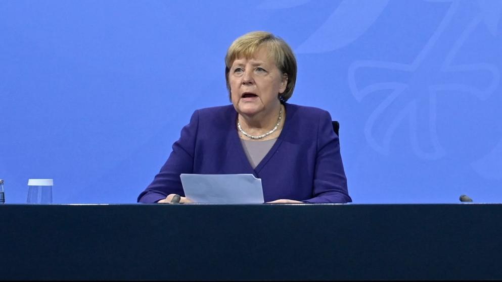 Политика: Ангела Меркель вводит адвент-карантин для непривитых людей