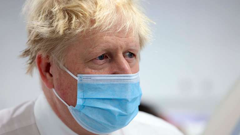Маски больше не нужны: Борис Джонсон объявил об отмене всех коронавирусных ограничений в Британии