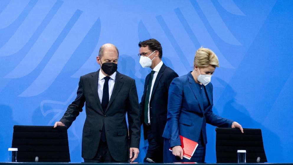 Политика: Правительственный саммит: в Германии планируют ввести правило «2G-Plus»