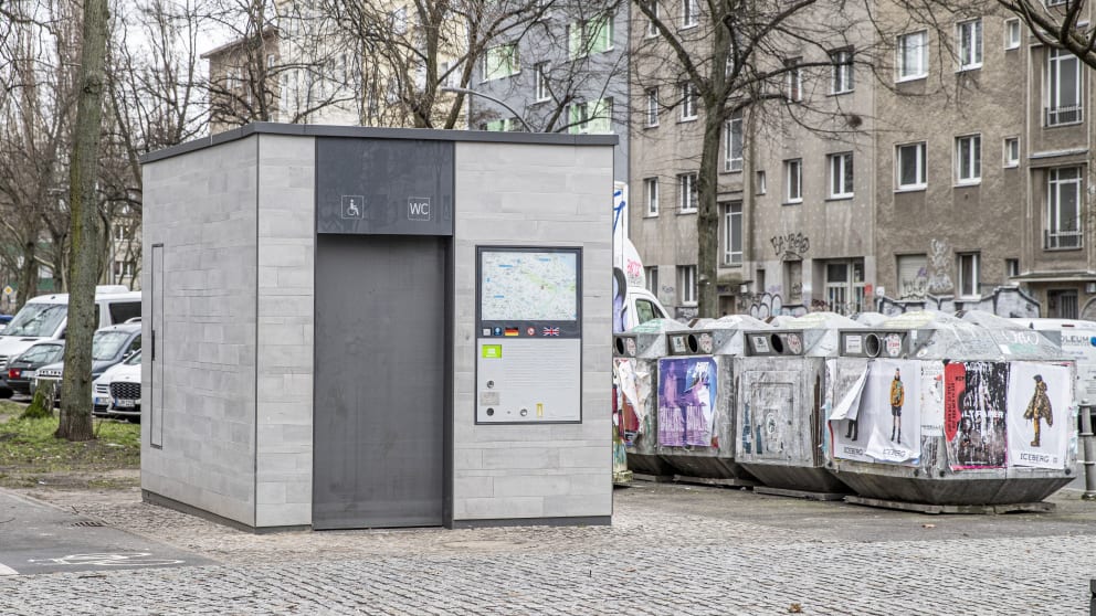 Уже почти 900 случаев: в Берлине банда грабит общественные туалеты